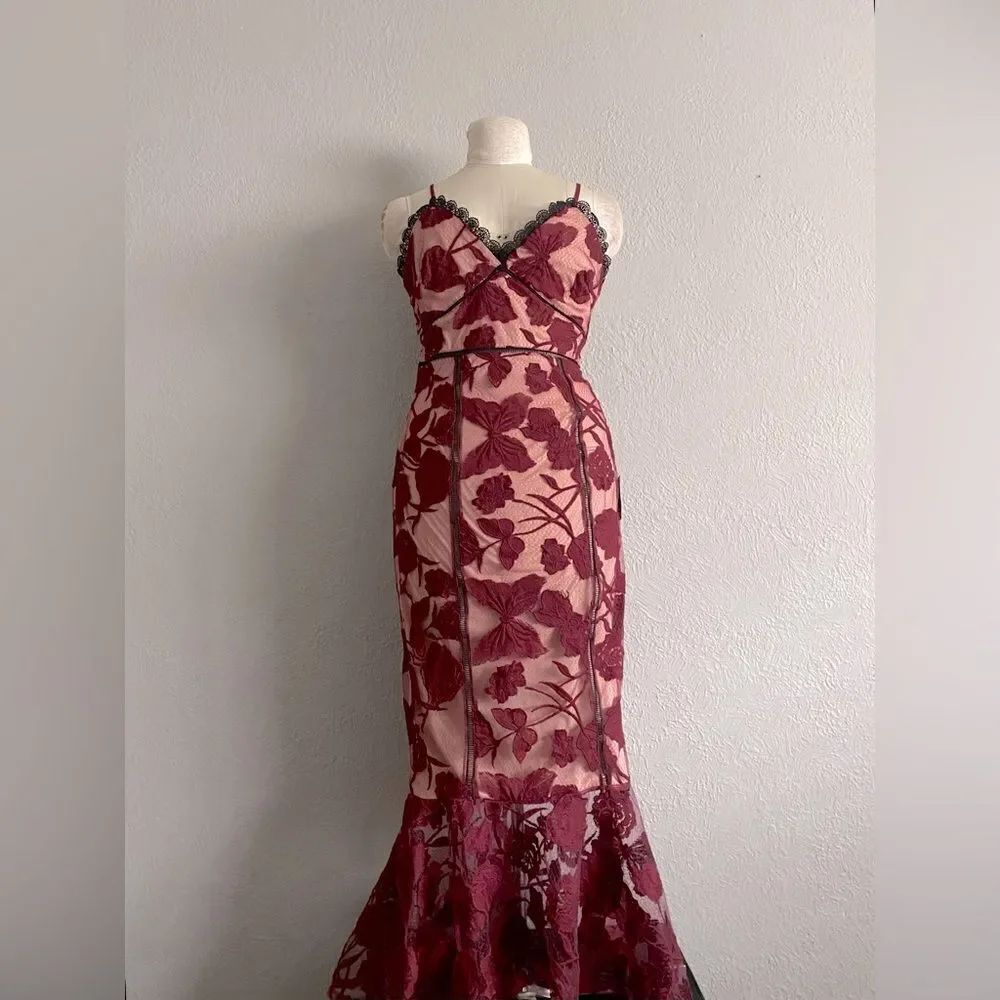 NWT Lulus Alluring Dream Burgundy Floral Mesh Lace Trumpet Midi Dress, Small